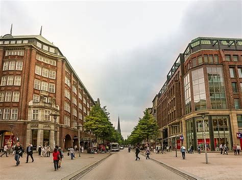 alstercity kiosk hermes|Alsterarkaden – Stroll along the little Alster.